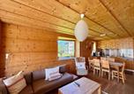 Location vacances Arosa - Ski Apartment with Fireplace & Mountain Views-4
