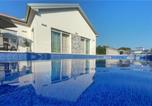 Location vacances Privlaka - Seaside luxury villa with a swimming pool Privlaka, Zadar - 18508-1