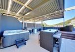 Location vacances Shoal Bay - Aura Apartments Unit 12 59 Shoal Bay Road-3