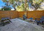 Location vacances Le Castellet - Studio &quote;Le Yellow&quote; avec terrasse et parking-3