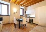 Location vacances Caprino Veronese - Villa Bevilacqua Nuovo bilocale modernopiscina-4