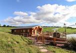 Location vacances Upper Sapey - Cedar Cabin at Salford Court Farm Fishing Cabins-2