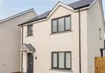 Location vacances Begelly - Lunaroxx, 6 Meadow Gardens, Kilgetty-2