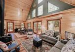 Location vacances Chilliwack - Glacier Springs Cabin #21 - Log Cabin - Wi-Fi - Pets Ok-3