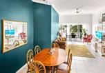 Location vacances Trinity Beach - The Flirty Flamingo - Two bedroom seaside Condo-4