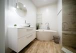 Location vacances Katowice - Urban Apartments Golden Royal, Jacuzzi by the window, chilled Prosecco, Free Garage-2