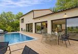 Location vacances Saint-Geniès-de-Malgoirès - Eden View Villa - Vue panoramique et piscine à débordement-1