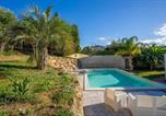 Location vacances  Province de Vibo-Valentia - Capovillas - Villa Laura with private pool-1