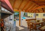 Location vacances Podbablje - Family friendly house with a swimming pool Zmijavci, Zagora - 26019-4