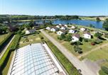 Camping Durtal - Espace Touristique du Lac de Mansigné - Village de Chalets-1