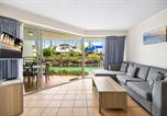Location vacances Alexandra Headland - 3 bedroom swim out apartment, right on the pool in Alexandra Headland , across from the beach-1