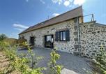 Location vacances Ygrande - Maison de ferme rénovée 18ème siècle avec piano et charme authentique - Fr-1-489-433-1
