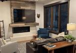 Hôtel Gardnerville - Tahoe Beach Club 3br, Private Shuttle, Sleeps 8, Full Kitchen, Steps to Beach and Restaurant-4