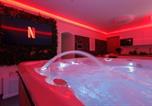 Location vacances Correns - Casa Amor & Spa, appartement suite jacuzzi & piscine chauffée-1
