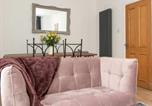 Location vacances Newton St Loe - Central 2 bedroom flat with parking - Pass the Keys-3