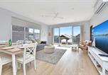 Location vacances Marks Point - Blue Lagoon at Caves Beach Villas-1
