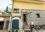 Location vacances Vieira do Minho - Idyllic Villa in Cova with Private Pool-2