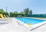 Location vacances Aéroport de Zadar - Apartment Cherry Garden-1