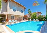 Location vacances  Perge - Paradise Town Villa Belmaria-1