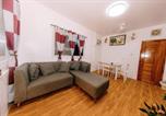 Location vacances Moalboal - Modern Bahay Kubo with central hot and cold shower-2