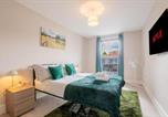 Location vacances Windsor - Large Balcony Flat Near Windsor Heathrow & Station-1