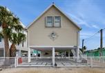 Location vacances  Parc national des Everglades - Waterfront home w/ easy open-water access, bikes, ping pong & paddle boards-4