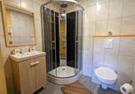 Hôtel Saint-Nabord - Chambre climatisée avec salle d'eau privative et accès jardin - Fr-1-589-664-3