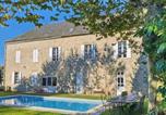 Location vacances Gramat - Ancien Hôtel rénové à Alvignac Volume et charme piscine pour 12 personnes-2