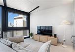 Location vacances Perth - City Sky Nest - Luxe Apartment with City Views-4