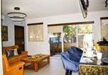 Location vacances Noord - Cozy 2br Apartment, Pool and Bbq-1