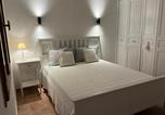 Location vacances Roquebrune-sur-Argens - Modern Holiday Home Pool & Wifi-4