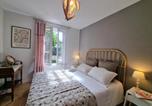 Location vacances  Loire - La Petite Bulle : Gîte Confortable et Moderne à Saint-Galmier - Fr-1-496-293-1