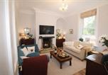 Location vacances Carlisle - Chertsey Mount Townhouse, within 10 minutes walk of Carlisle city centre, shops, pubs & restaurants-1