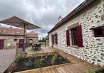 Location vacances Ygrande - Gîte de l'Espinasse : Charme bucolique, animaux acceptés - Fr-1-489-535-2