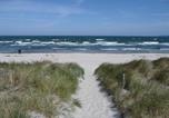 Location vacances Glowe - Fewo am Wald Fewo 03 - Balkon, Gartennutzung, Sauna-2