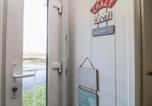 Location vacances Woodhall Spa - Indulgence Fishing Lodge with Private Hot Tub-4