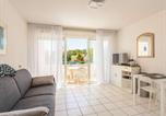 Location vacances Saint-Jean-de-Luz - Studio face au golf avec terrasse et parking - Fr-1-4-702-3