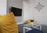 Location vacances  Gare de Morecambe - Ideal Base for Contractors in Central Morecambe- 3 Double Bedrooms-2