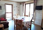 Location vacances Albiez-Montrond - Appartement spacieux en centre-village, proche commerces et pistes, idéal pour 5 personnes - Fr-1-618-5-1