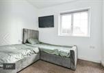 Location vacances  Aéroport international de Birmingham - 2 Bed Terrace House with modern touch-4
