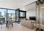 Location vacances Perth - City Sky Nest - Luxe Apartment with City Views-1