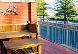Location vacances  Granite Island - Vista Victor Harbor Beachfront Apartment No 4-1
