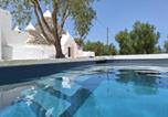 Location vacances Ceglie Messapica - Trulli au milieu d'un champ d'oliviers avec piscine-1