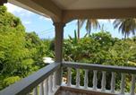 Location vacances  Palm Island ou Ile Prune - Mountain sea view house-1